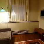 Hotell Mitra, Story 3*
