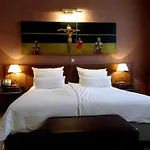 Hotell Mitra, Story 3*