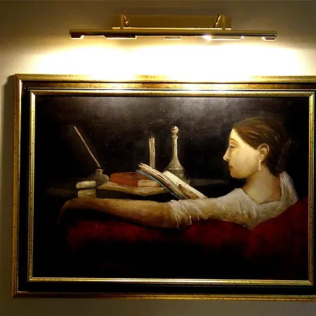 Hotel Mitra, Story 3*