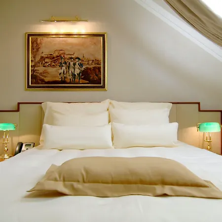 Mitra, Story Hotel 3*