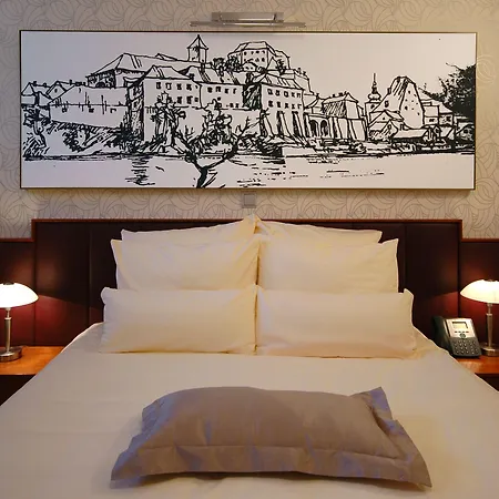 Mitra, Story 3* Ptuj