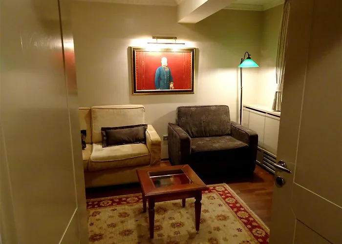 Mitra, Story 3* Ptuj